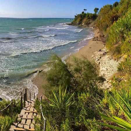 Blue Sky Cottage, Kanouli Beach Halikounas المظهر الخارجي الصورة
