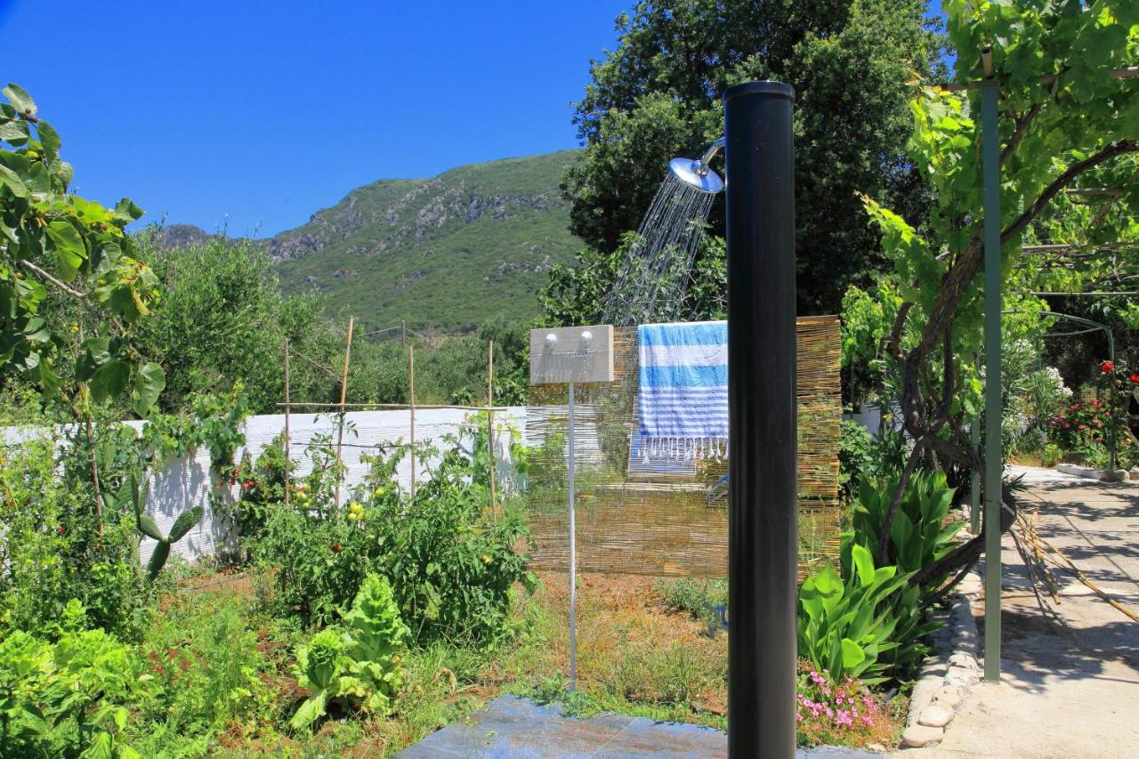 Blue Sky Cottage, Kanouli Beach Halikounas المظهر الخارجي الصورة