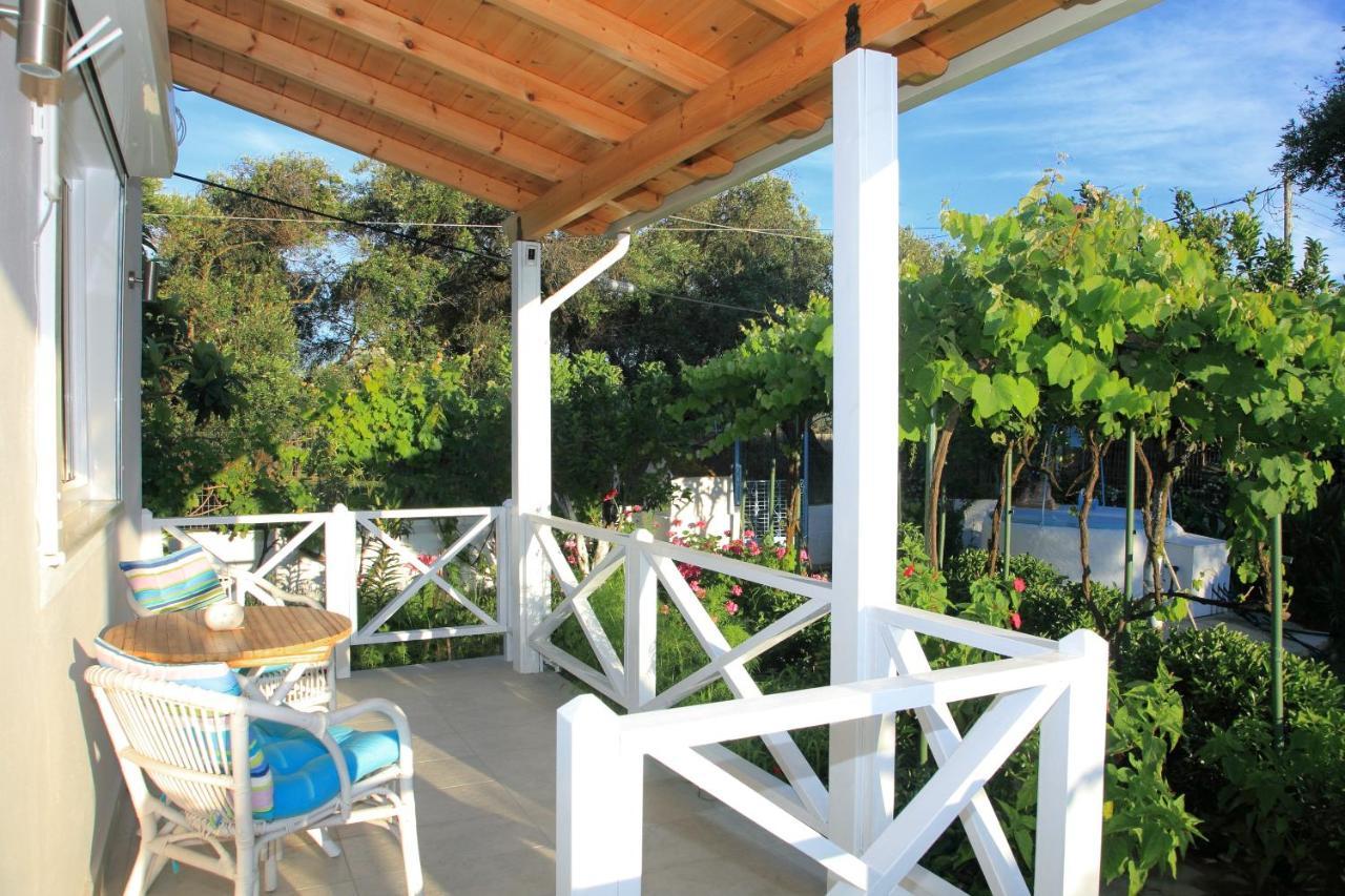 Blue Sky Cottage, Kanouli Beach Halikounas المظهر الخارجي الصورة