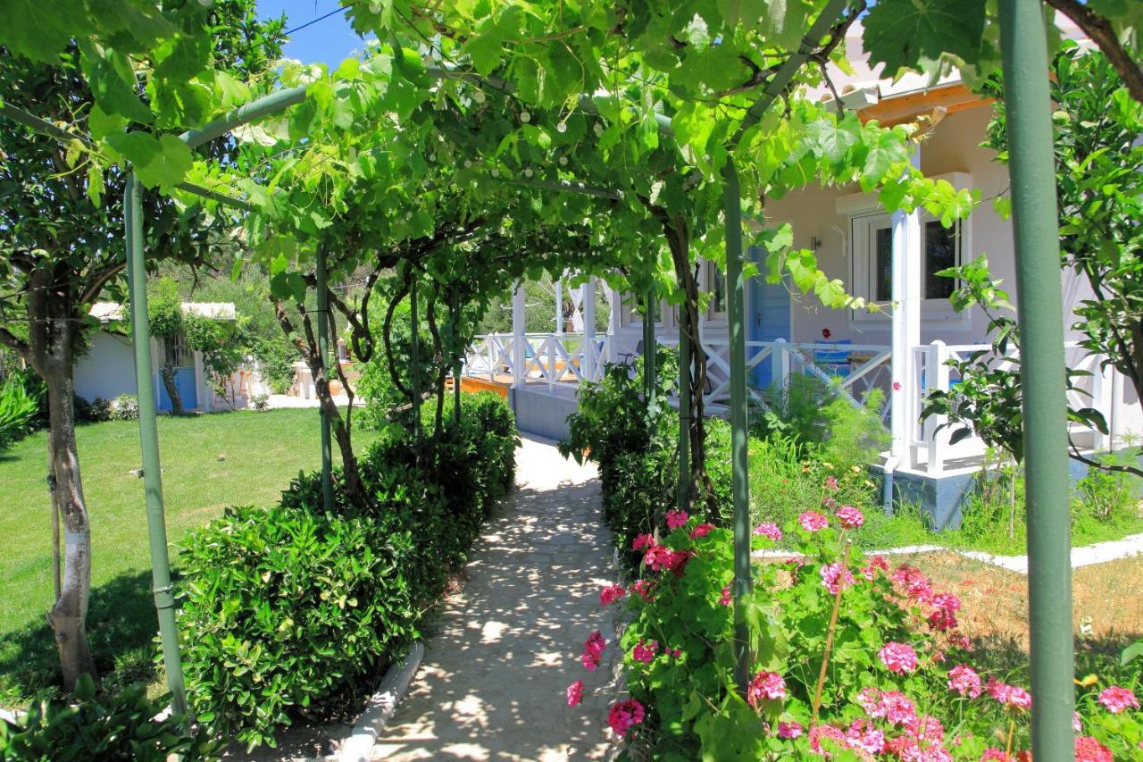 Blue Sky Cottage, Kanouli Beach Halikounas المظهر الخارجي الصورة