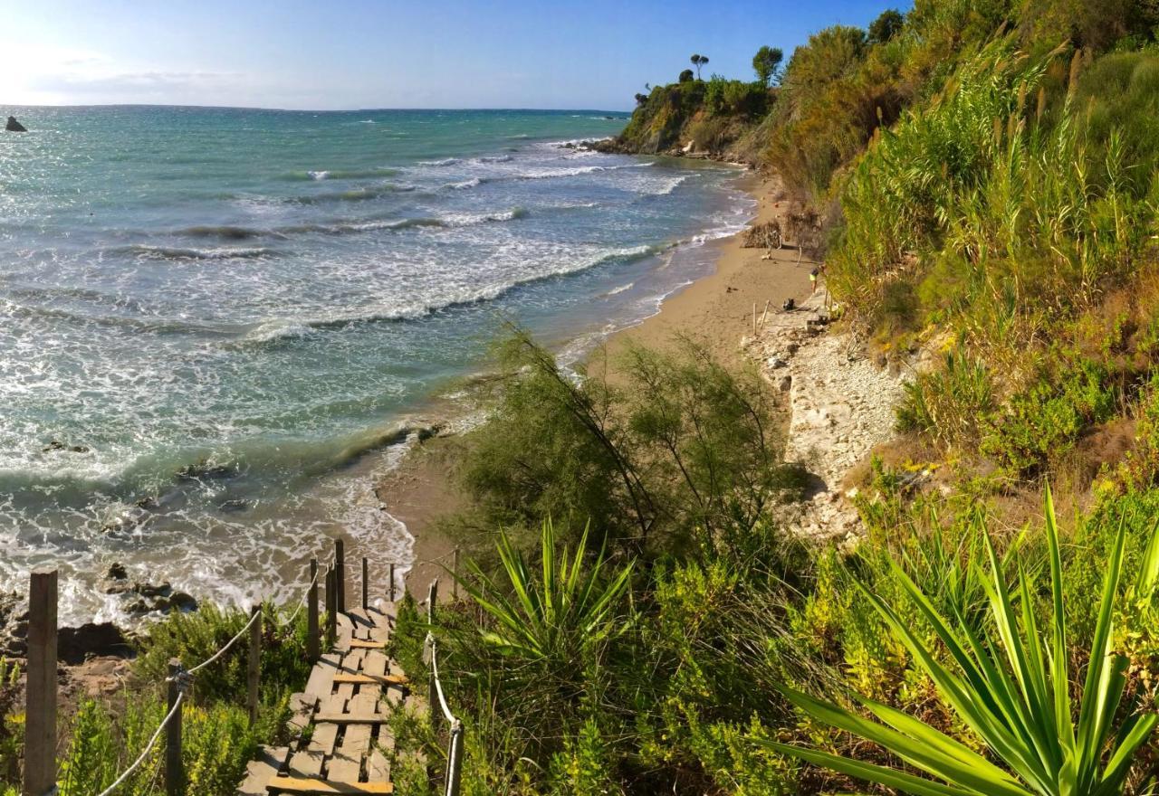 Blue Sky Cottage, Kanouli Beach Halikounas المظهر الخارجي الصورة
