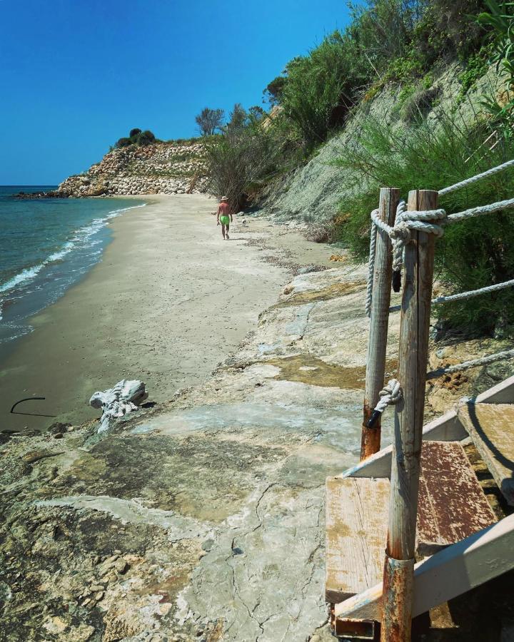 Blue Sky Cottage, Kanouli Beach Halikounas المظهر الخارجي الصورة